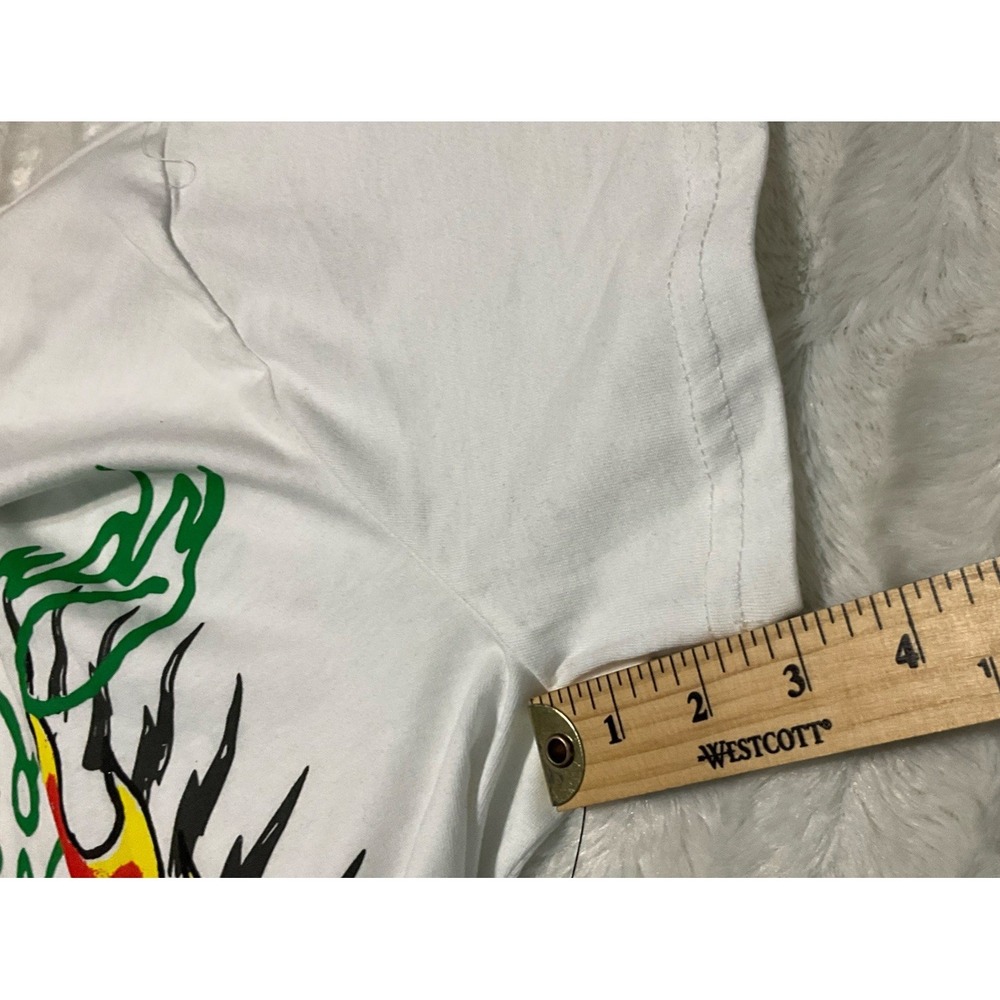 Ed Hardy Size L Free Forever Skull 13 Flames & Swords White‎ Graphic T Shirt NWT - Picture 12 of 12